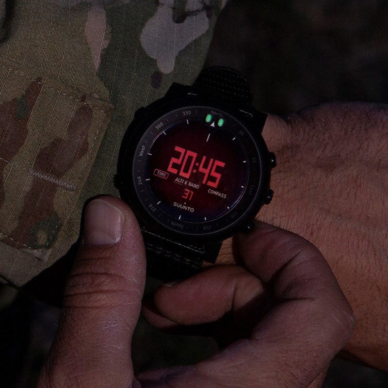 Tactical Watch - Suunto ALpha Core Stealth - Rotes Licht